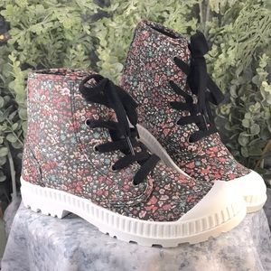 SO Dragonfruit Floral High-Top Lace-Up Fashion Canvas Shoes WMS 10M🌟NEW🌟